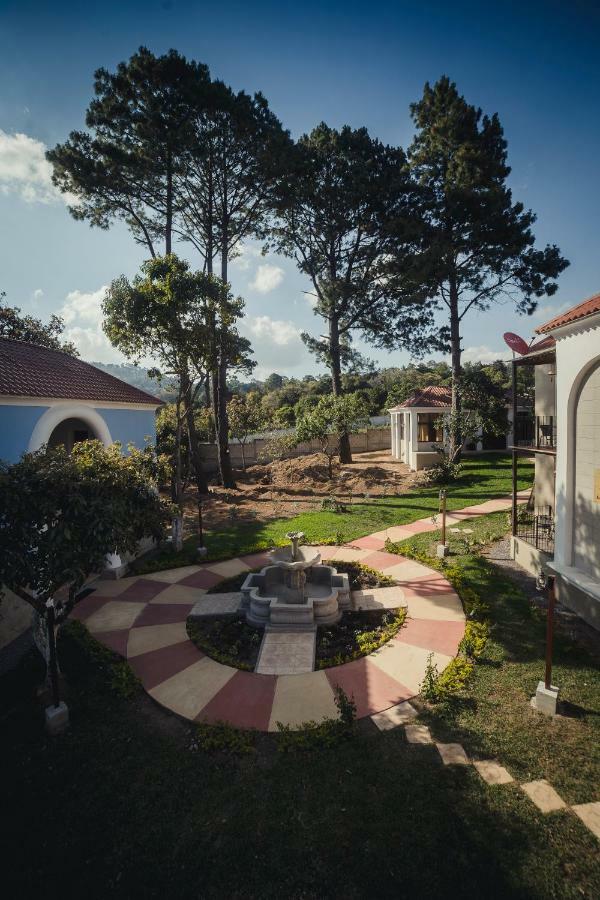 Hotel Y Restaurante Hacienda Los Volcanes Santa Lucia Milpas Altas Exterior photo